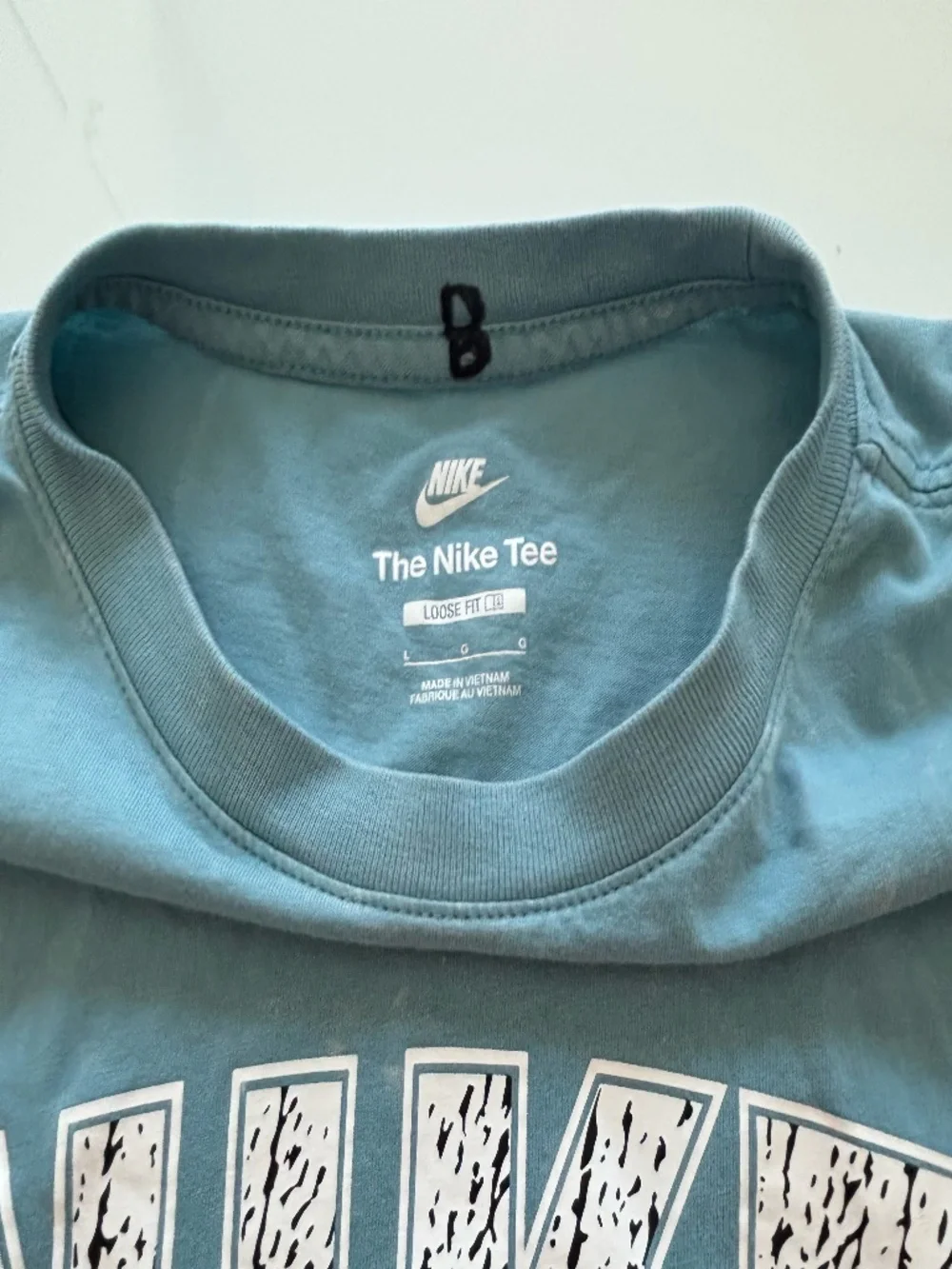 Nike tee loose